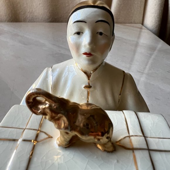 HINODE style  vintage 40's 50's ceramic porcelain oriental man carrying trunk - Picture 7 of 10